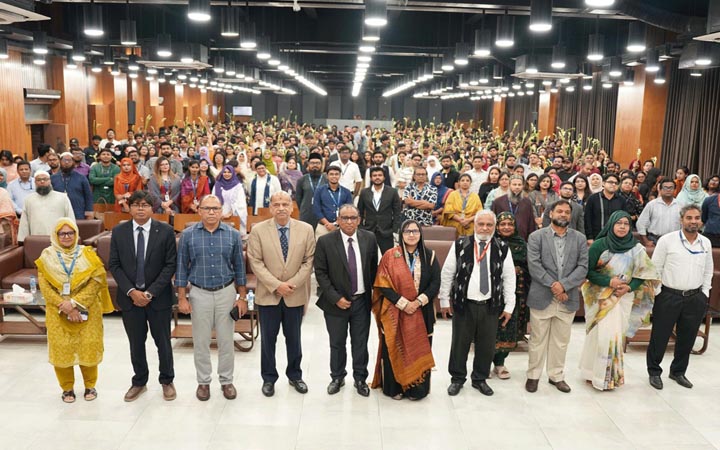 সাউথইস্ট ইউনিভার্সিটিতে নতুন শিক্ষার্থীদের নিয়ে নবীনবরণ